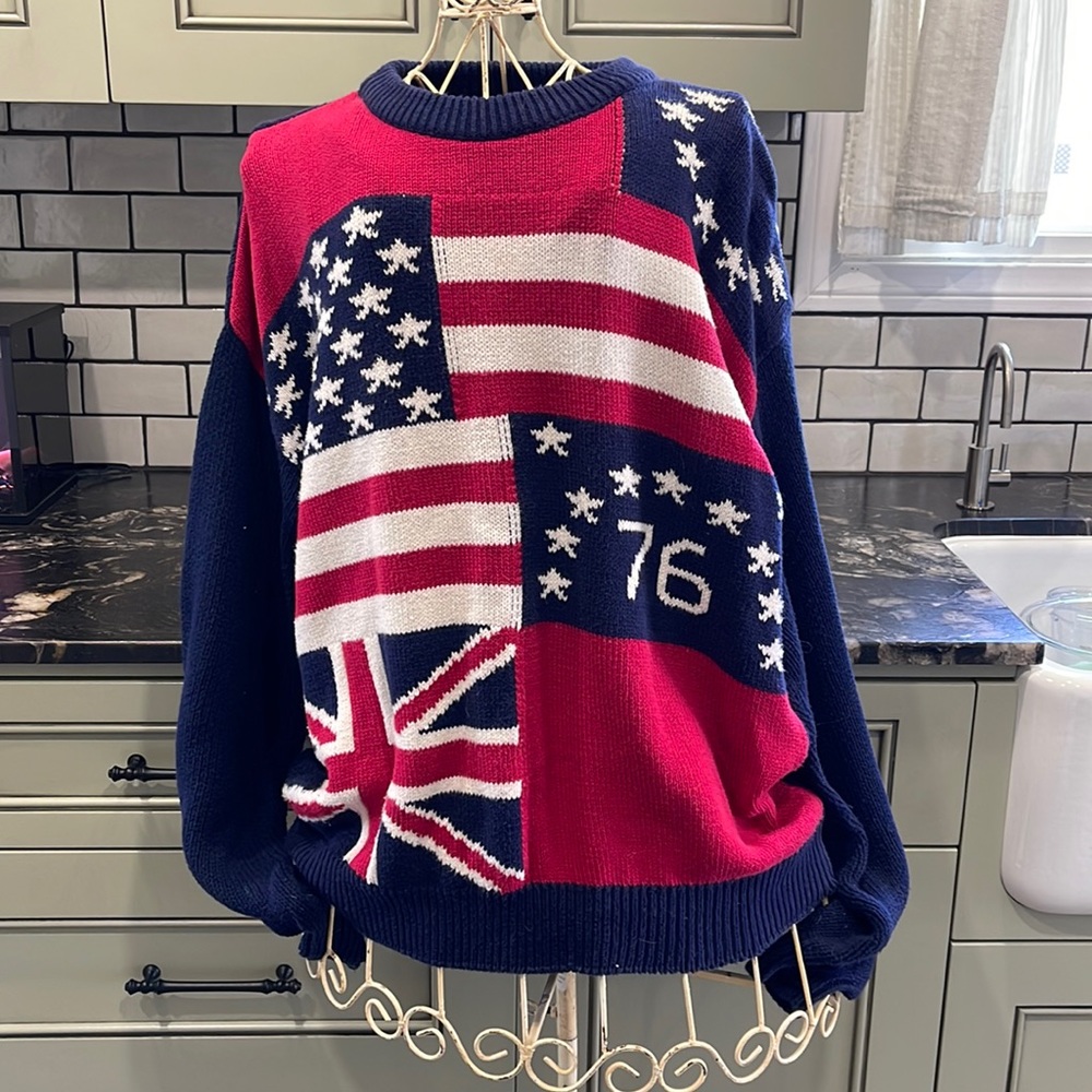 Cambridge Classics Crewneck Patriotic Flag Design Sweater